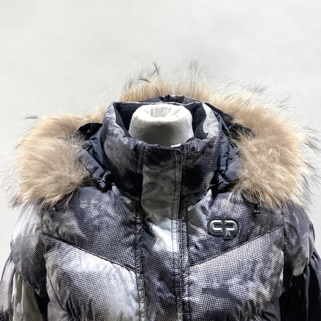 센터폴 여성 구스다운패딩자켓 흰검 90 상품이미지2