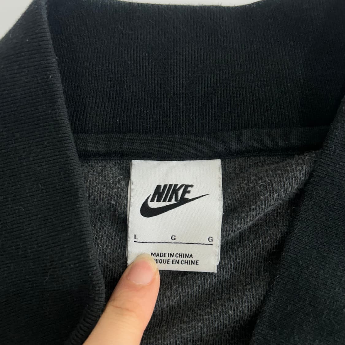 Nike 나이키 화이트 로고 차콜 벨벳 집업 상품이미지5