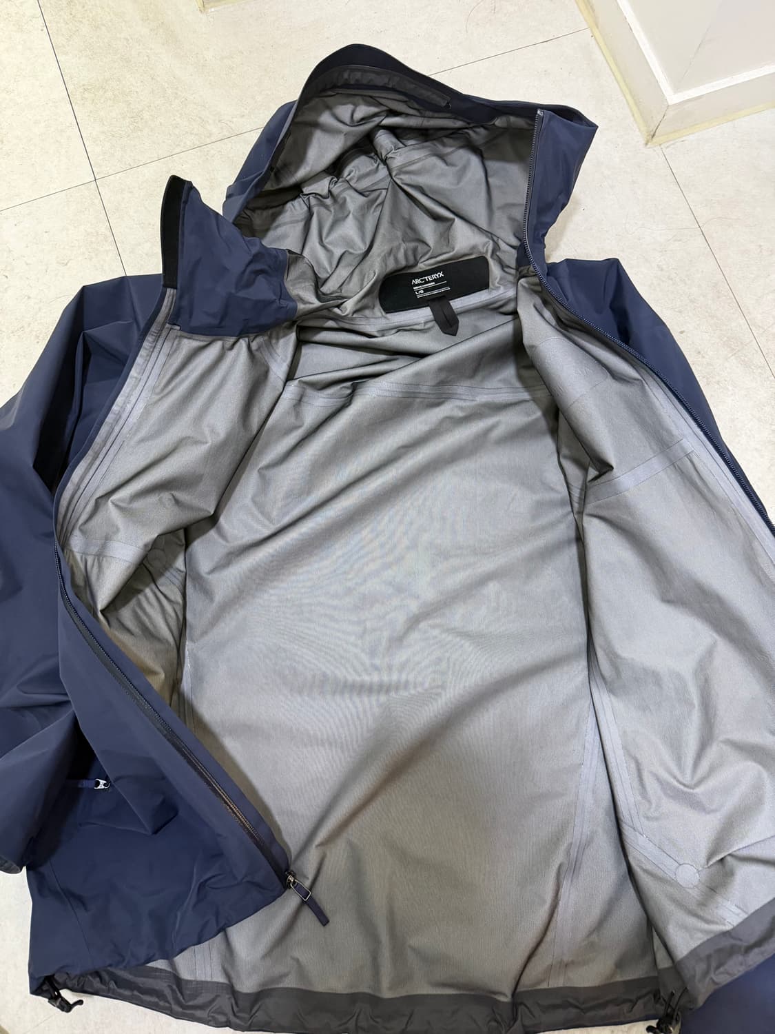 아크테릭스 베타 LT   L 사이즈 블랙 사파이어  가격 저렴한 기본모델 상품이미지5