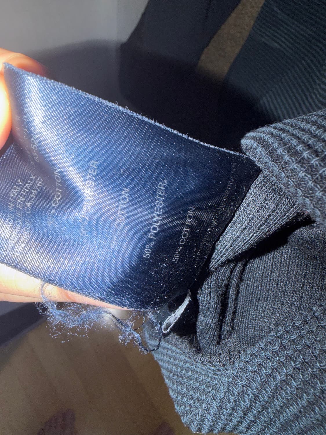 Prada sports V-neck waffle long sleeve 상품이미지2