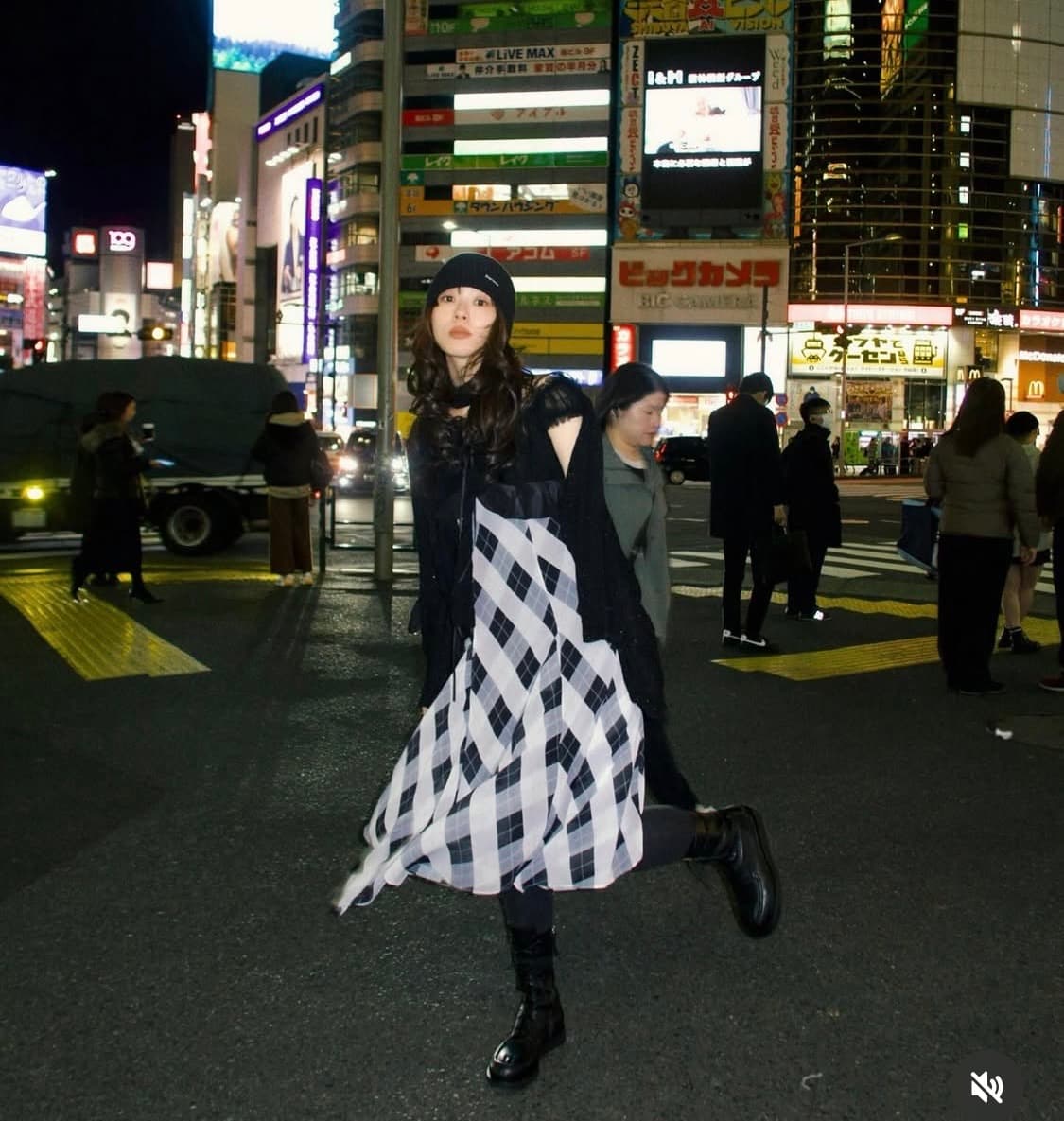 플레따 81 레이스 언발 쉬폰 블랙 드레스 상품이미지3