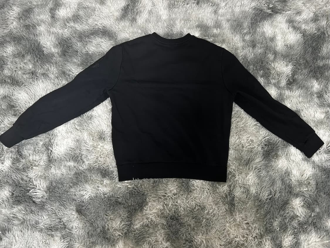 [사이즈L] 몽클레어 엠보로고 맨투맨 상품이미지2