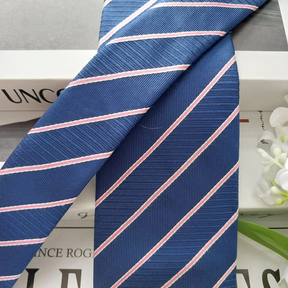 메트로시티 네이비 스트라이프 넥타이 8.3cm A+등급 K2396
 상품이미지4