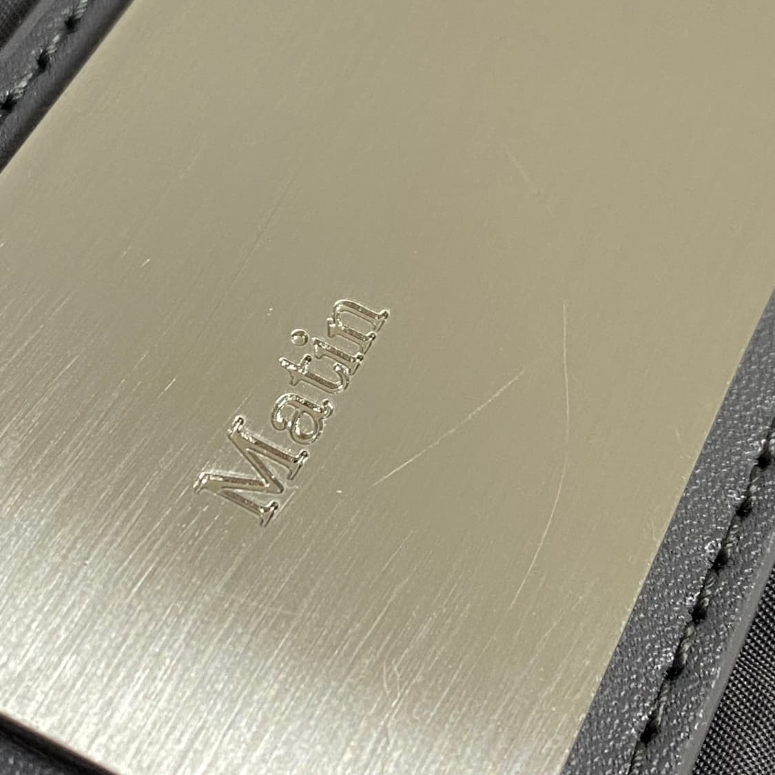 마뗑킴 카고 크로스 미니백 차콜 상품이미지3