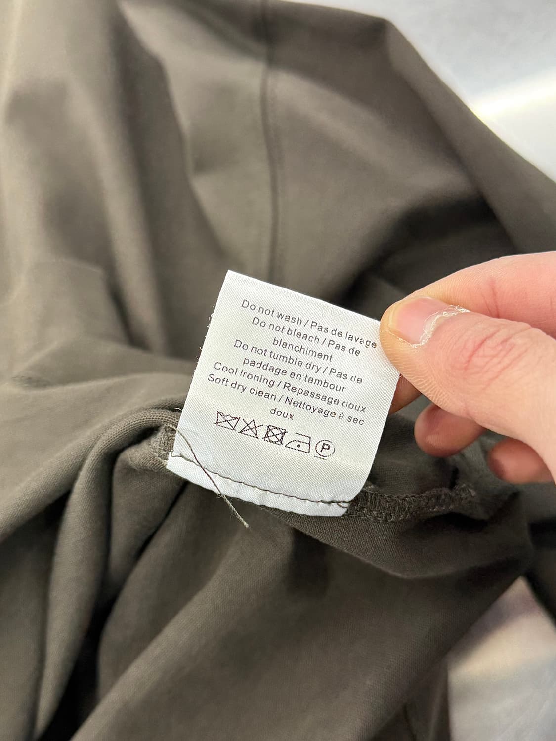 르메르 카키 원 포켓 롱 크루넥 슬리브리스 상품이미지9