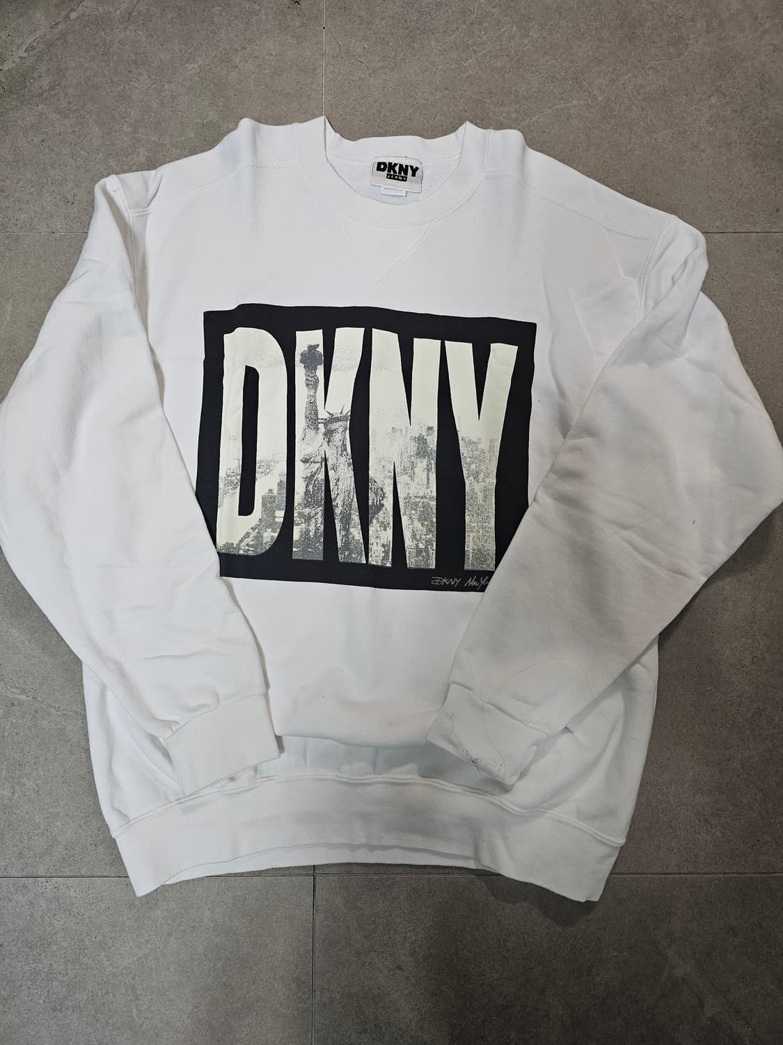 DKNY 화이트 맨투맨 100 상품이미지1