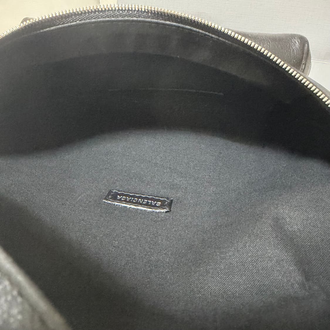 발렌시아가 에브리데이 카프스킨 벨트백 풀박 상품이미지6