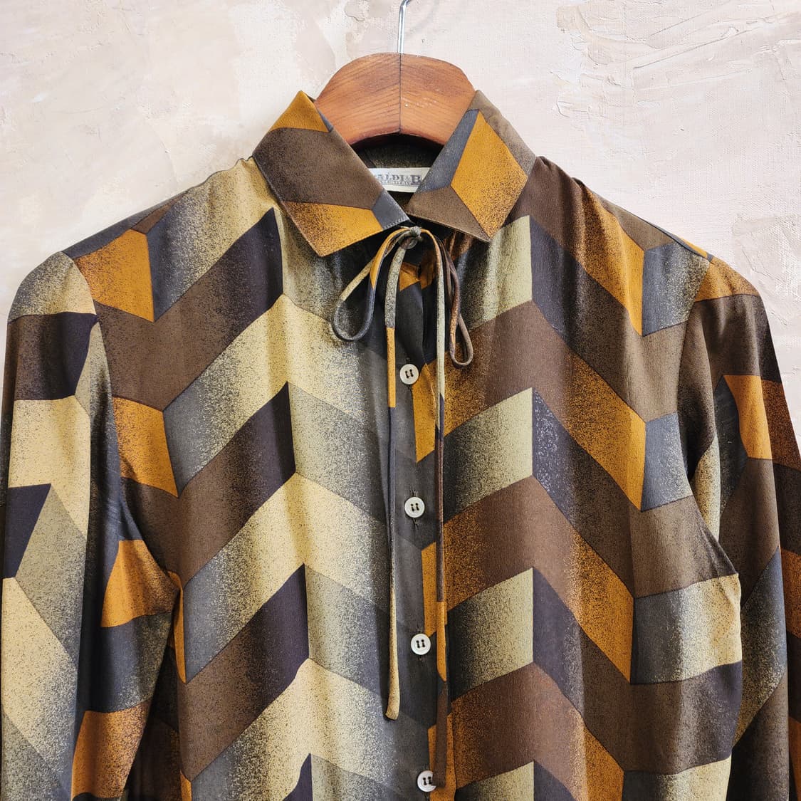 기하학 패턴 블라우스 상품이미지2