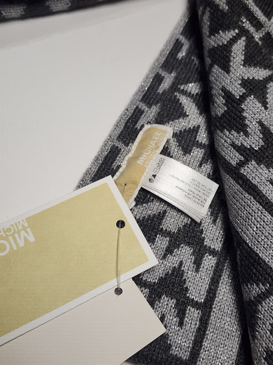 정품 마이클코어스 니트 머플러, 모자, 장갑 3종세트  상품이미지5