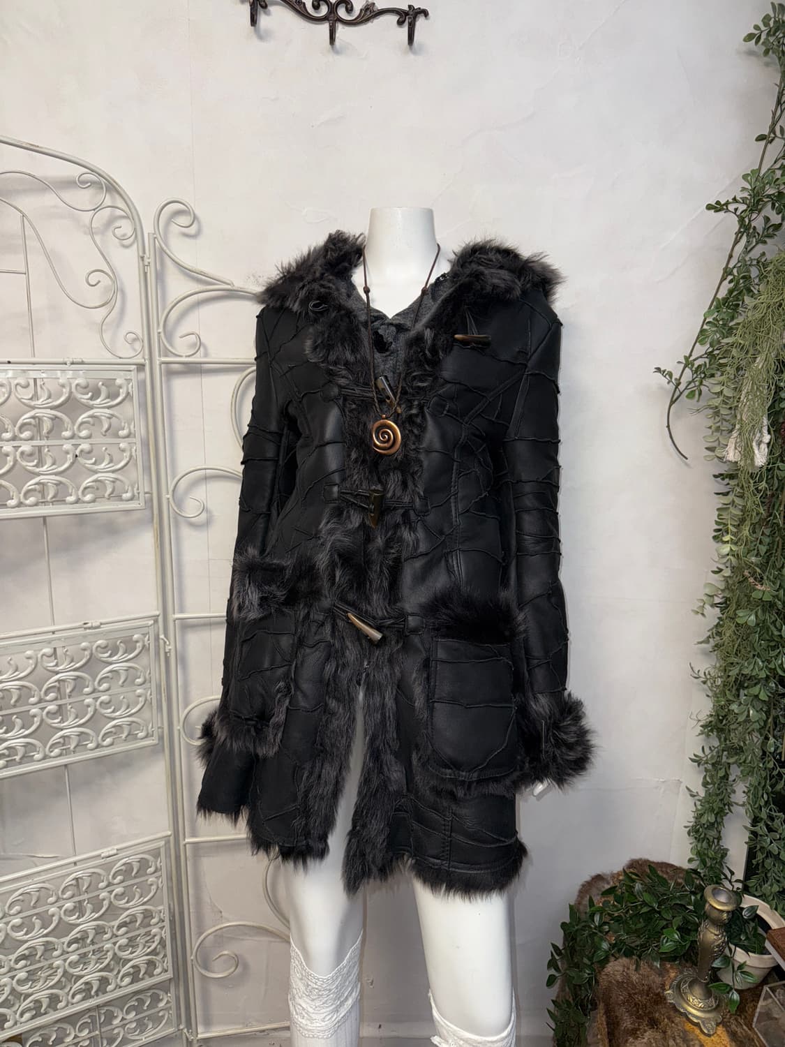 Black grunge patch duffle hood mustang 상품이미지5