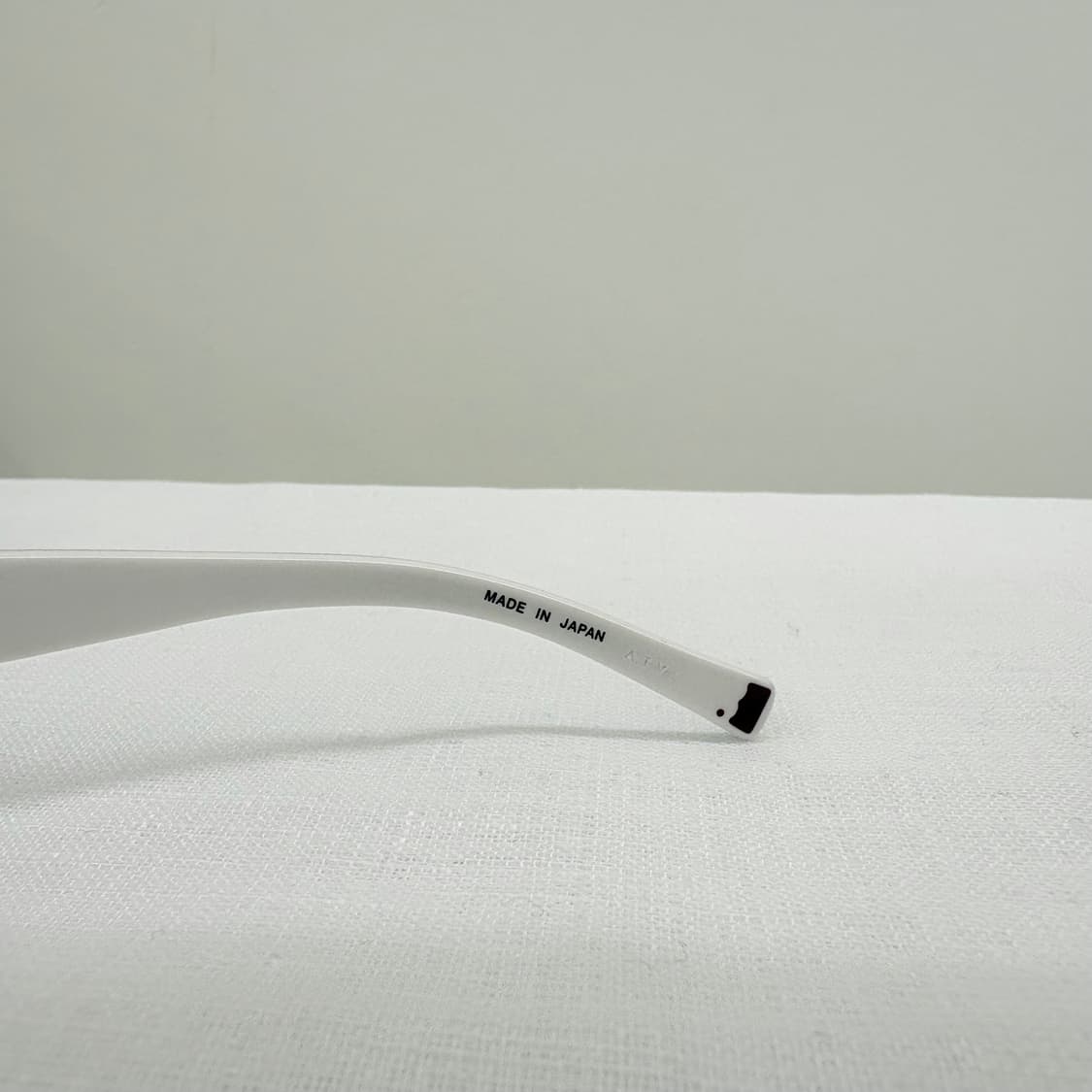 LEVI'S 리바이스 블랙화이트 빈티지 뿔테 상품이미지5