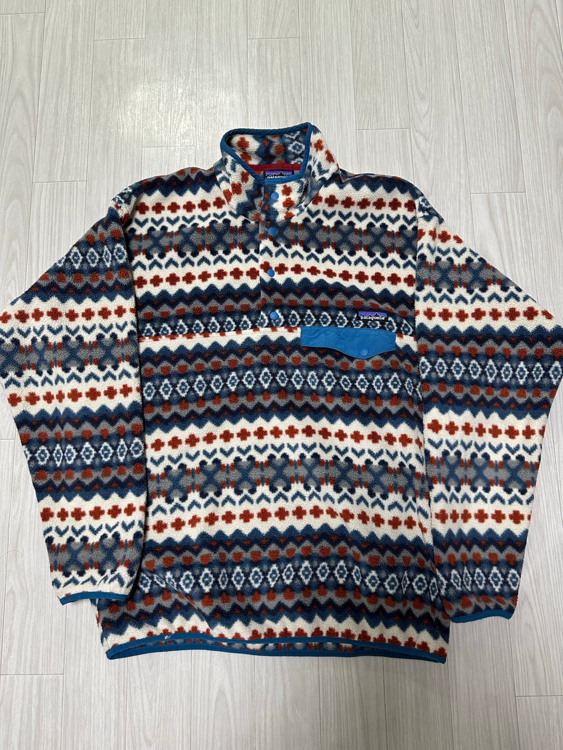 파타고니아 신칠라 아즈텍 L사이즈 15fw판매합니다 상품이미지1