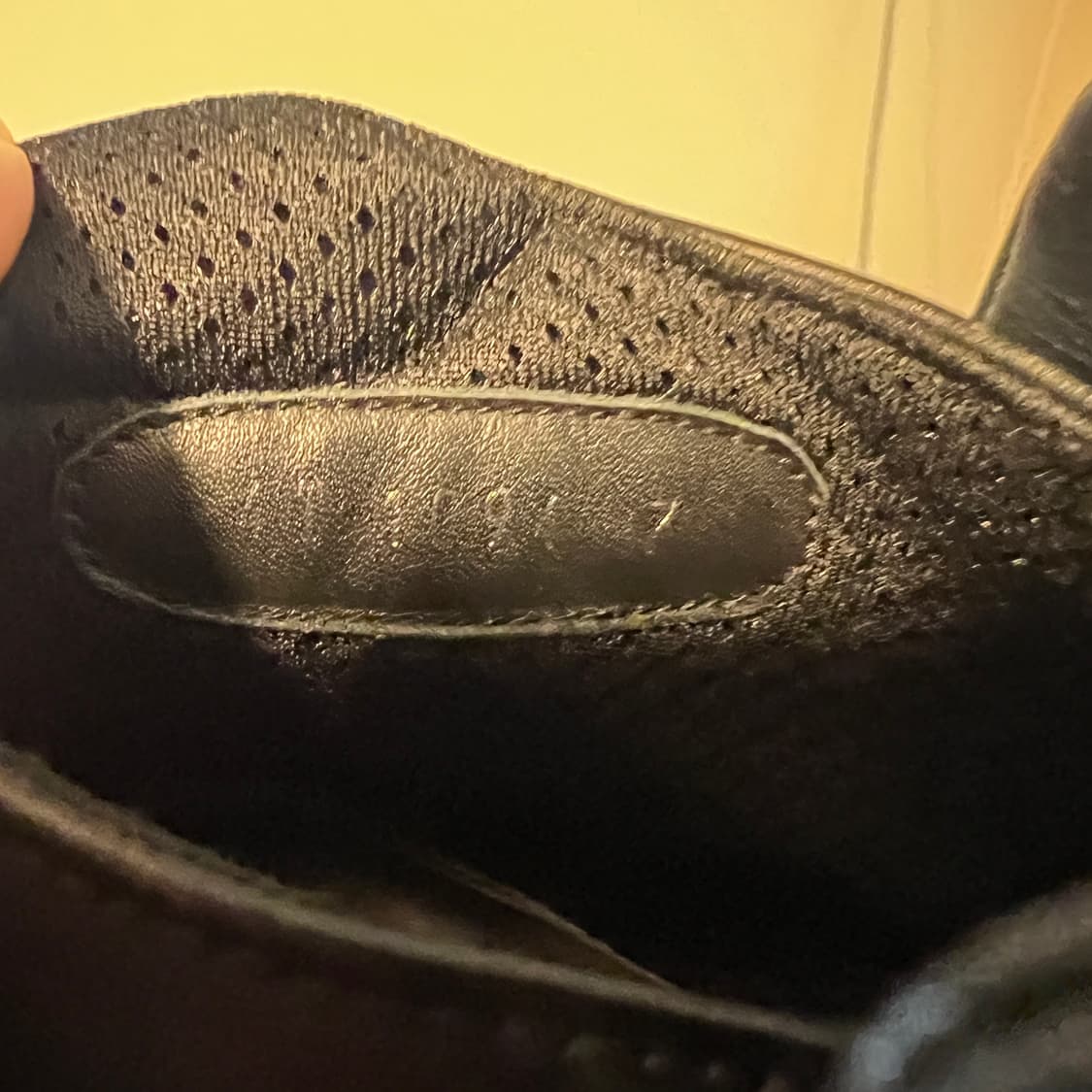 프라다 블랙 레더 스트랩 앵클 부츠 상품이미지9