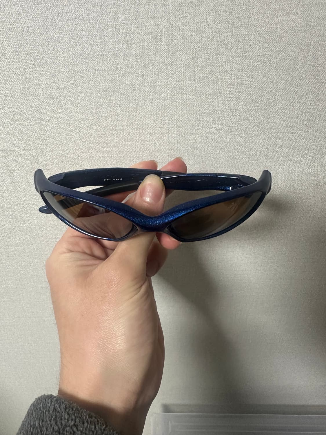 오클리 미뉴트 2.0 블루 선글라스 상품이미지3