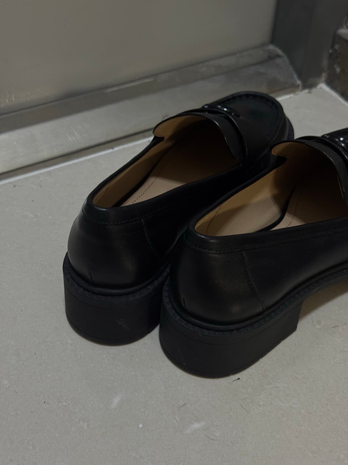 코치 리아 플랫폼 로퍼 CCM07 BLK 상품이미지2