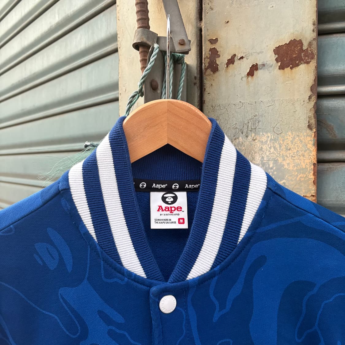 에이프 by 베이프 블루 스웻 바시티 자켓 상품이미지2