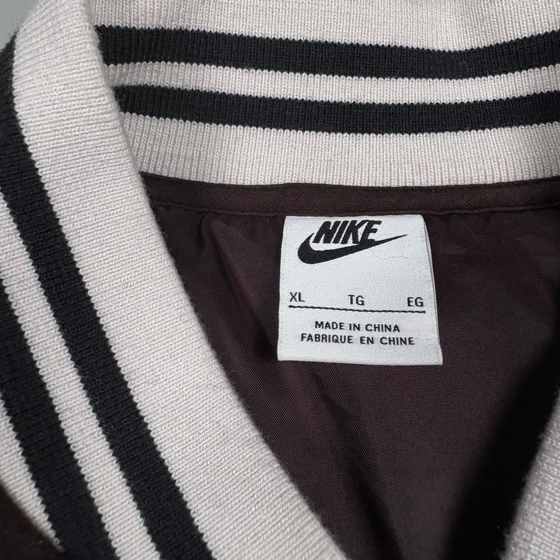 나이키 다크 브라운컬러 모직 바시티 자켓 상품이미지3