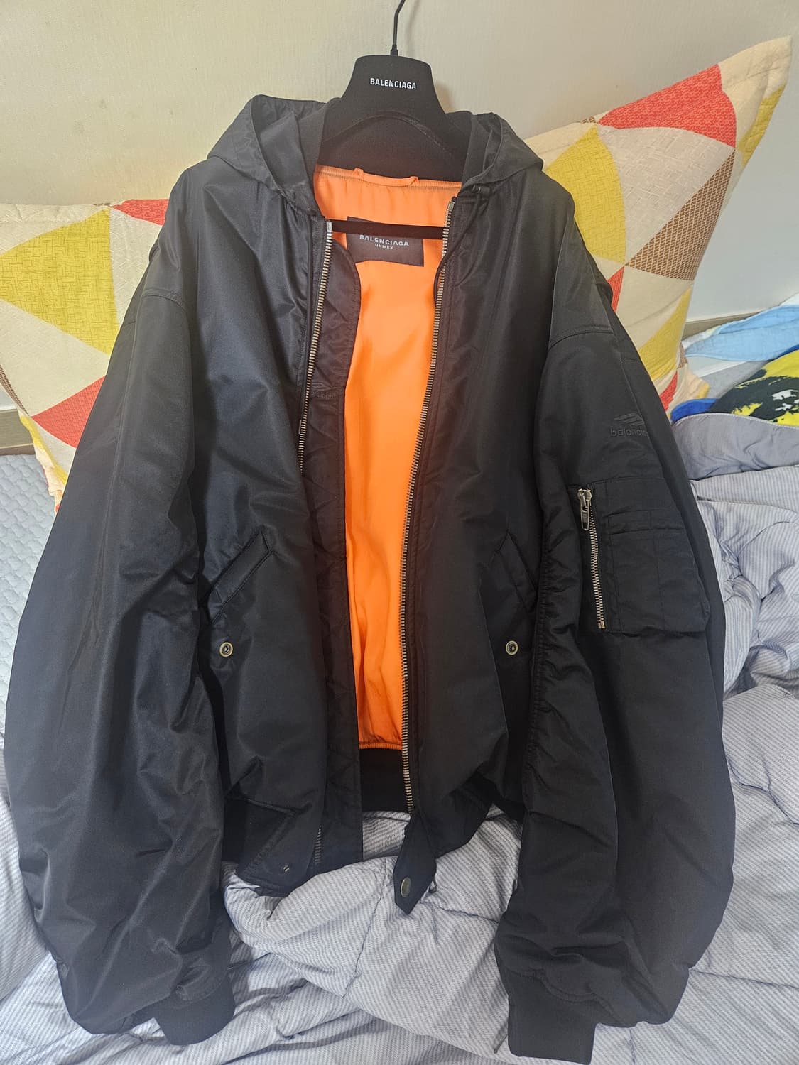 발렌시아가 3b 봄버 팝니다 상품이미지7