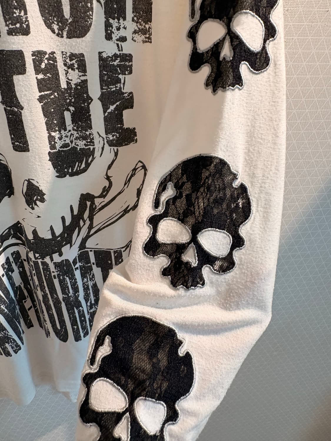 해골 자수 롱슬리브 상품이미지3