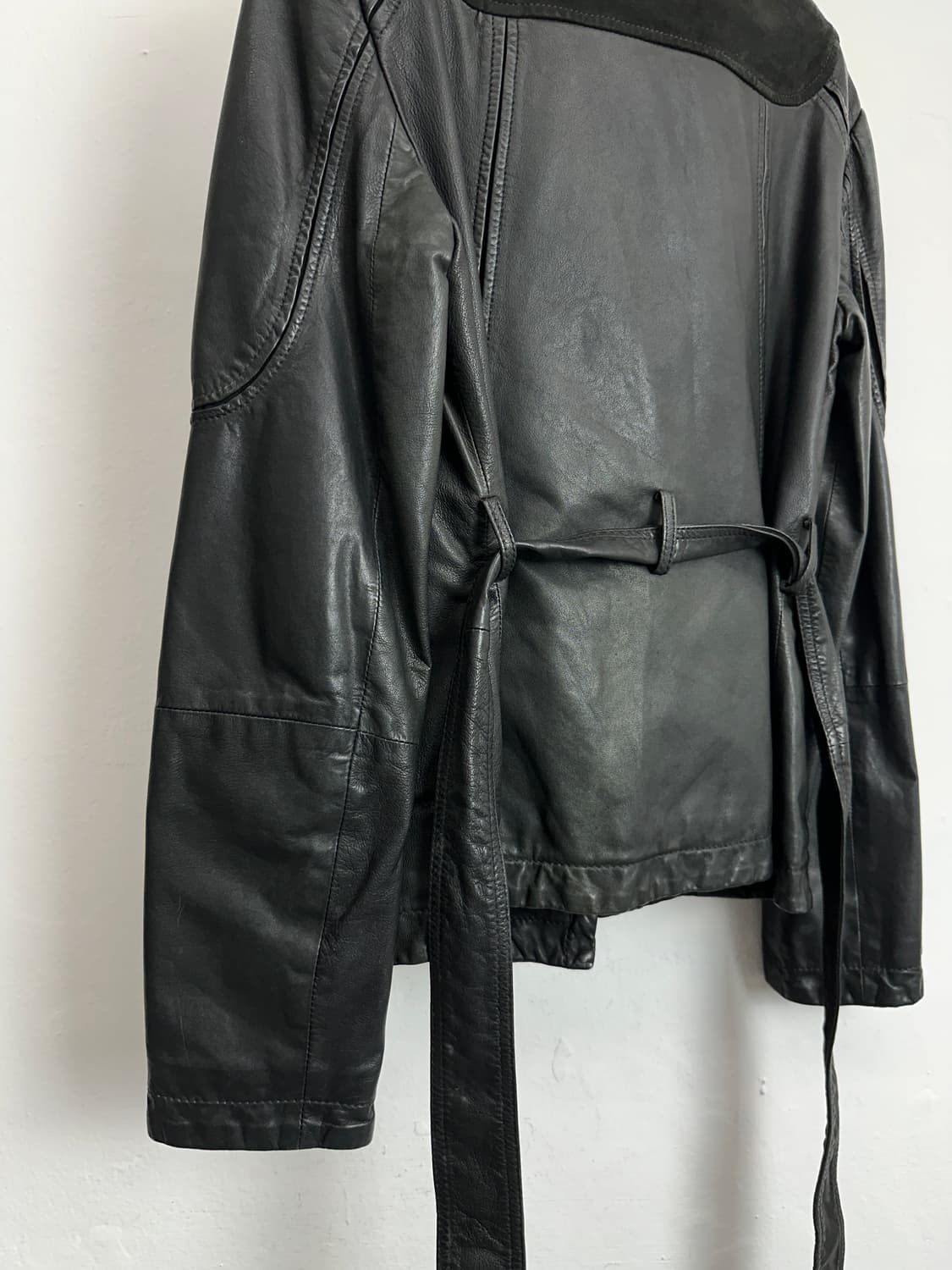 Emporio Armani Asymmetric Button-Up Lamb 상품이미지5