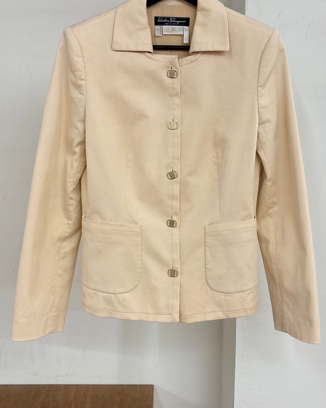 살바토레 페라가모 베이지 골지 골드 간치니 버튼 자켓 상품이미지5