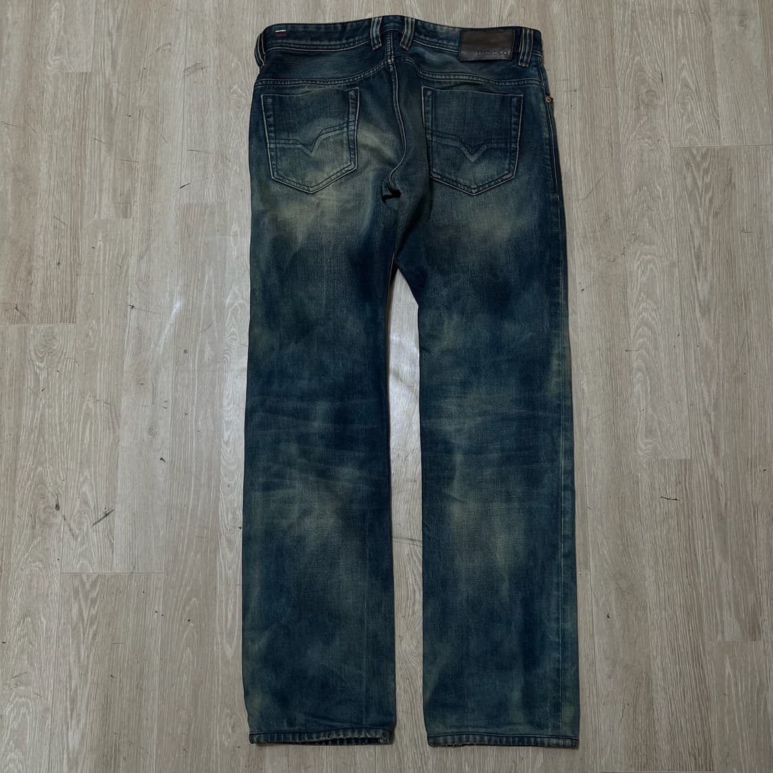디젤 사파도 레귤러 워싱 데님 청바지 32  상품이미지4