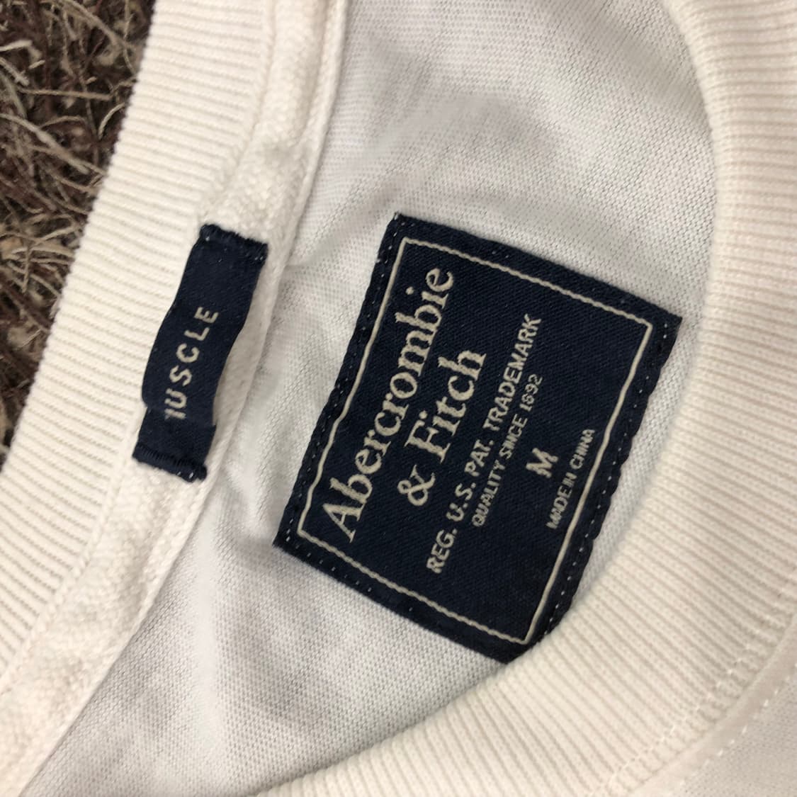 M 아베크롬비 화이트 로고 반팔 티셔츠 상품이미지4