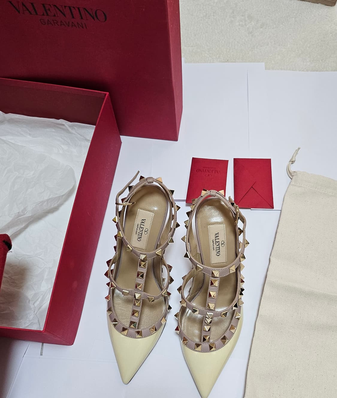 발렌티노 락스터드힐 상품이미지2