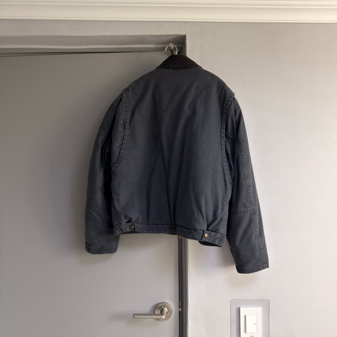 칼하트맛 워싱 누빔 자켓 상품이미지3