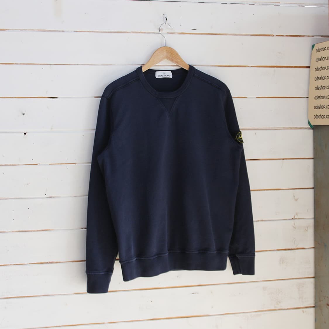 (착용컷) STONE ISLAND 와펜 맨투맨 (남성용 XL) 상품이미지2