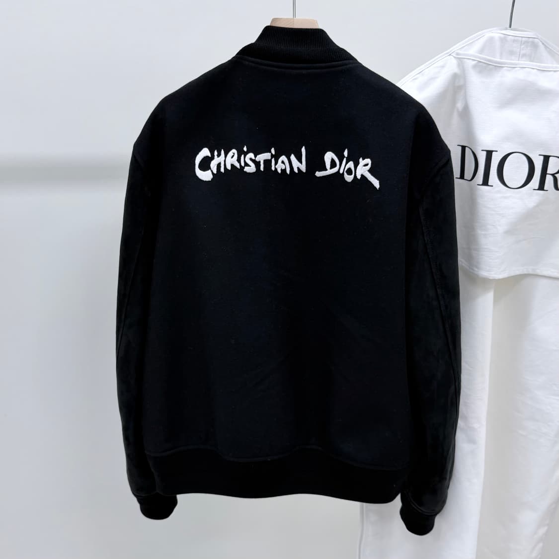 [S+급/50] 24FW 디올 태그 바시티 봄버 자켓 블랙 상품이미지5