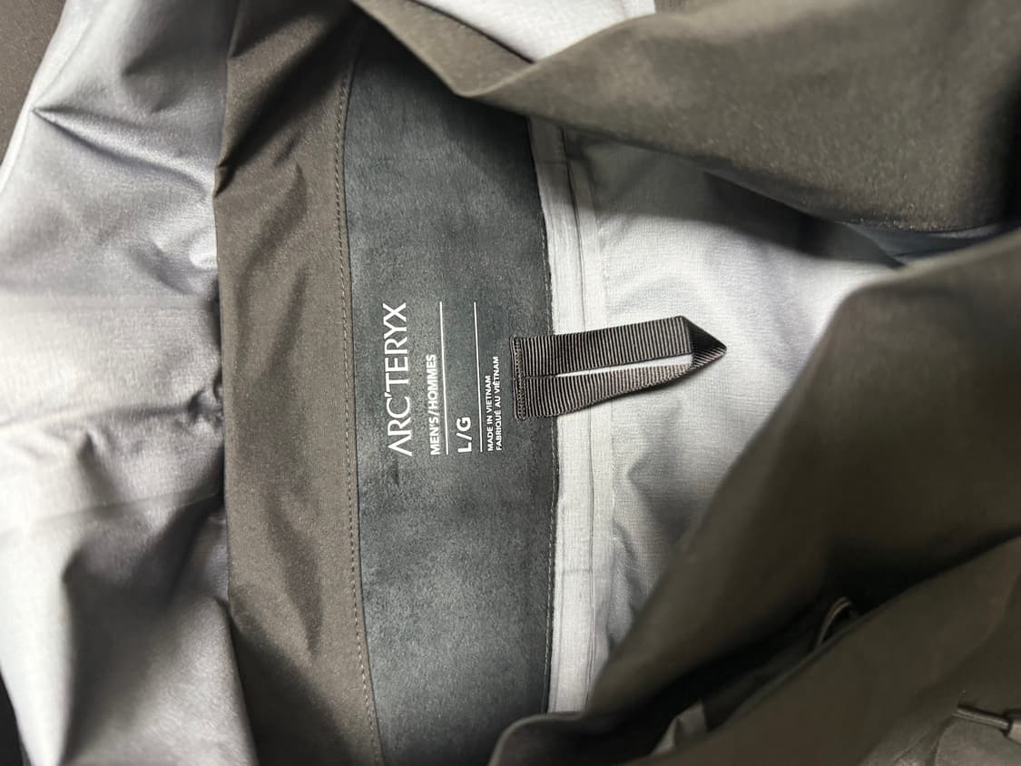 아크테릭스 베타 AR 블랙 자켓 상품이미지3