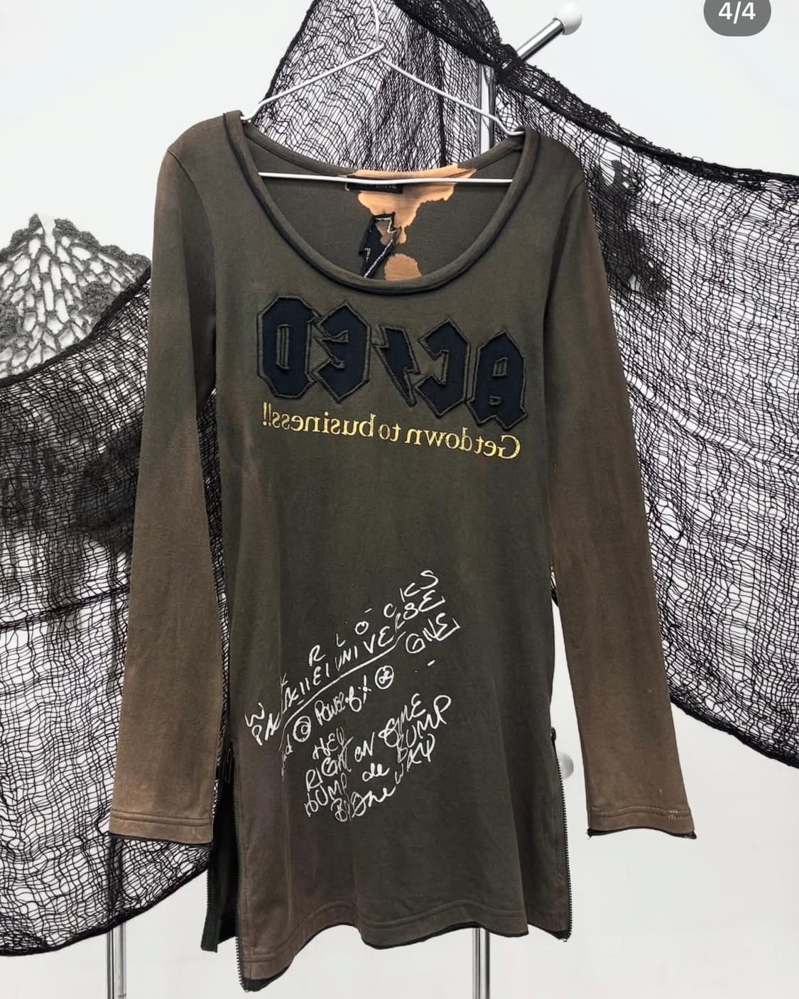 Wash Graphic Long Sleeve Top 상품이미지4