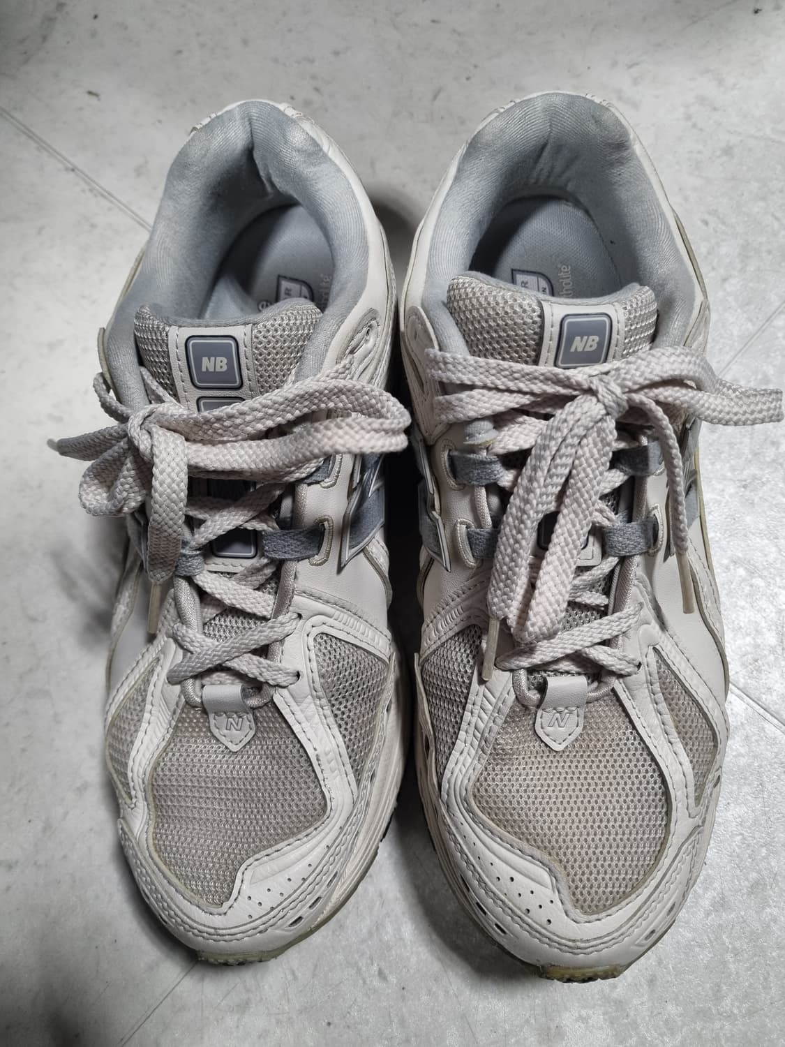 뉴발란스 1906R 스니커즈 상품이미지1