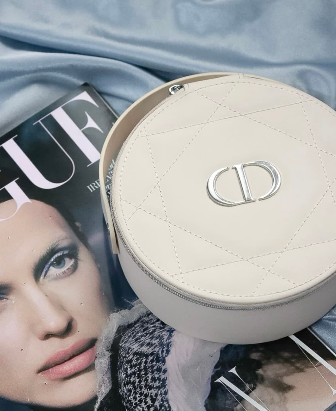 디올 뷰티 원형 거울 내장 파우치  상품이미지1