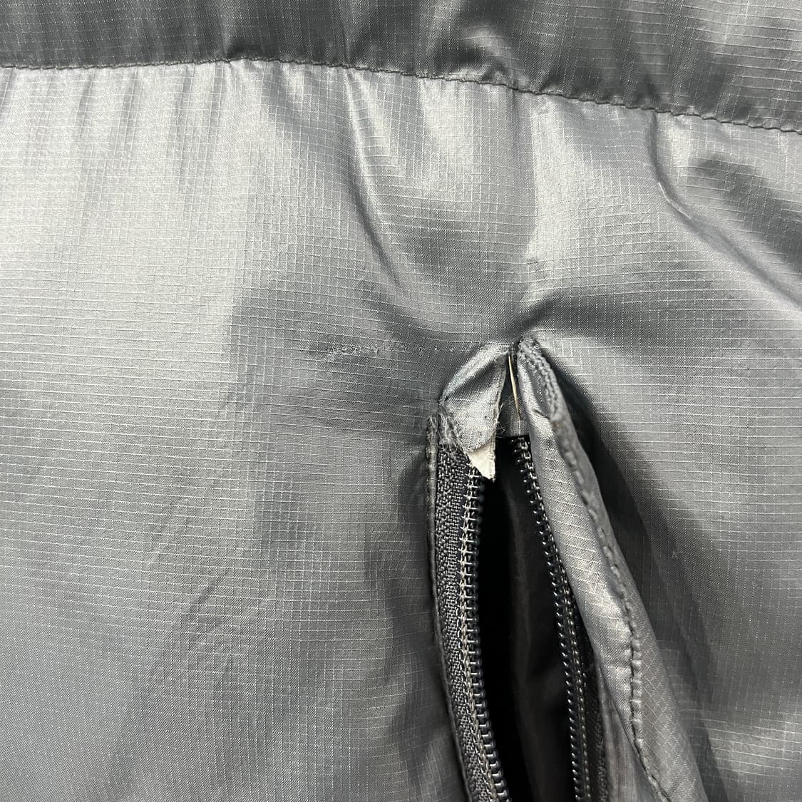 [95] 노스페이스 눕시 700 패딩 그레이 상품이미지4