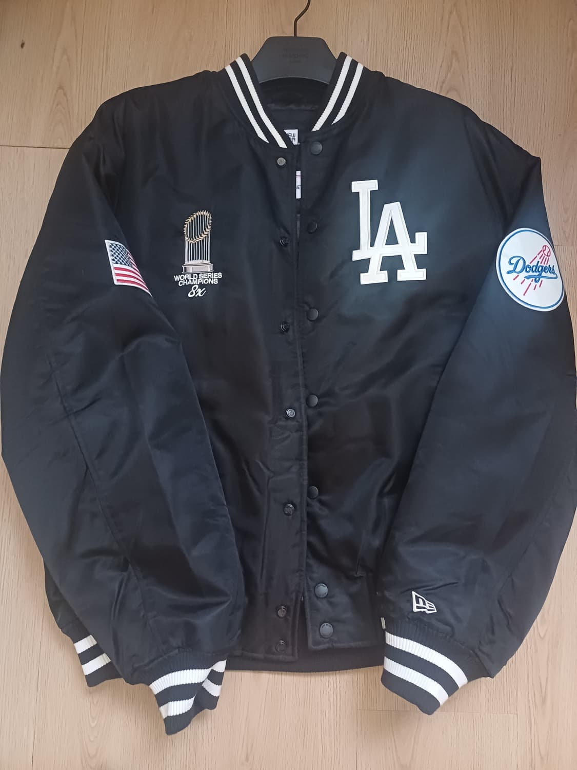 뉴에라 la 다저스 한정판 우승 자켓 블랙 XL 새상품 오타니 (원하는  상품이미지1