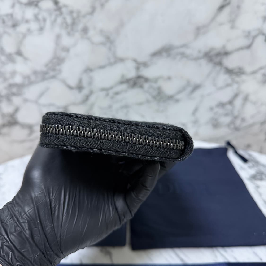 디올 오블리크 지퍼돌이 장지갑 신형
블랙 상품이미지6