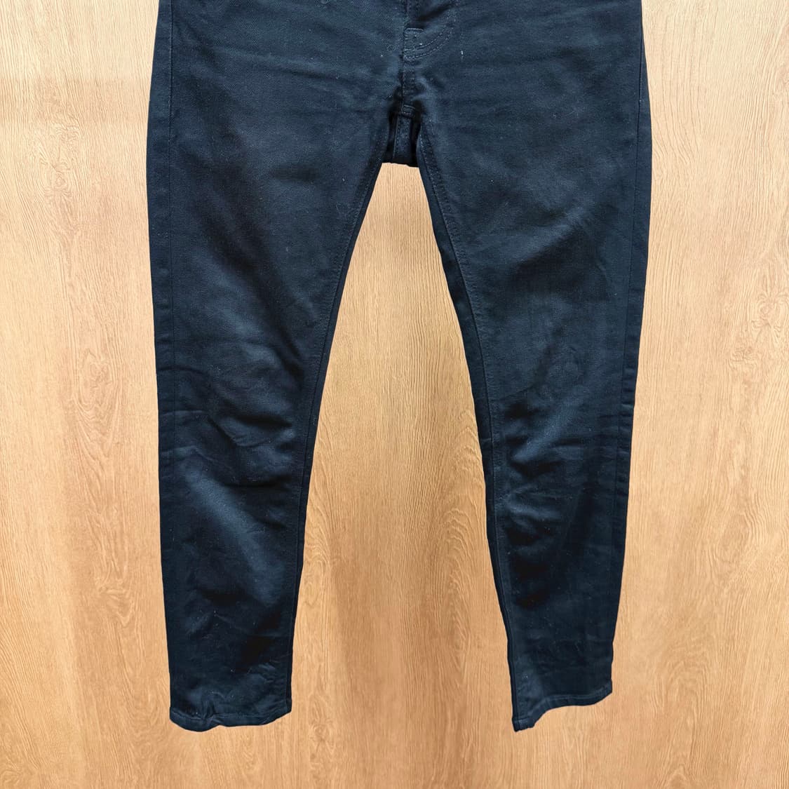 누디진 씬핀 데님 팬츠 5포켓 디테일 스키니핏 드라이 에버 블랙 상품이미지5