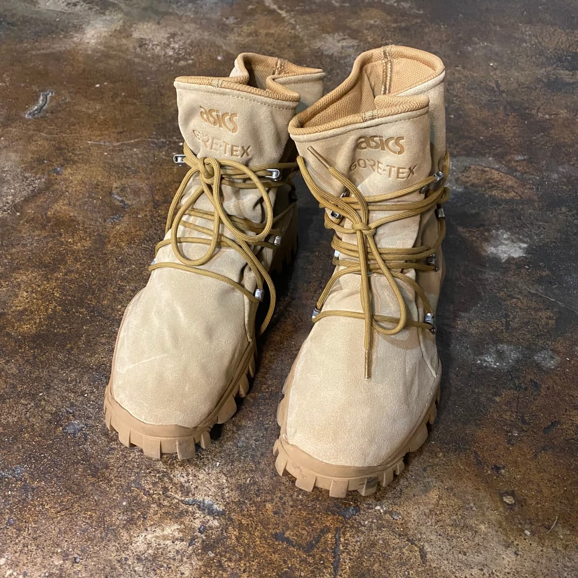 논네이티브 x 아식스 고어텍스 부츠 상품이미지3