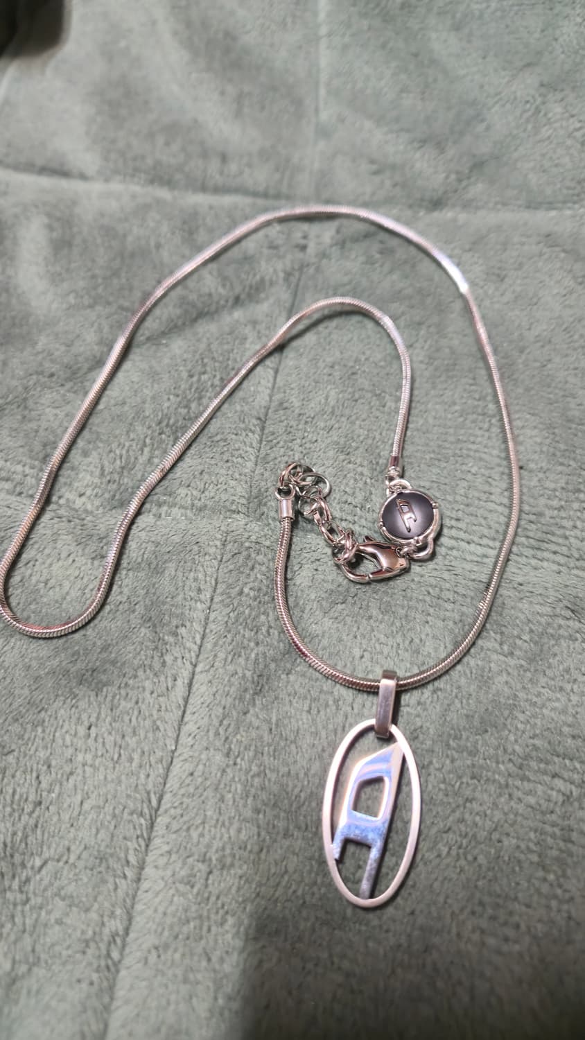 디젤 DX1342 D로고 목걸이 상품이미지1