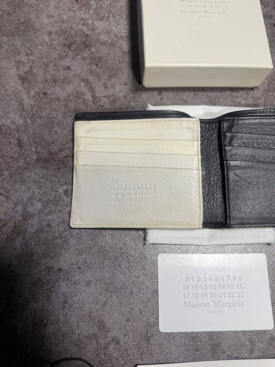 마르지엘라 반지갑 풀박스 상품이미지4