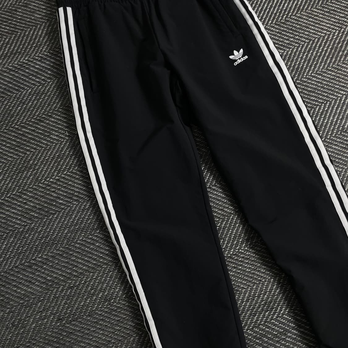 아디다스 신형 와이드핏 우븐 트랙팬츠o 3360 상품이미지3