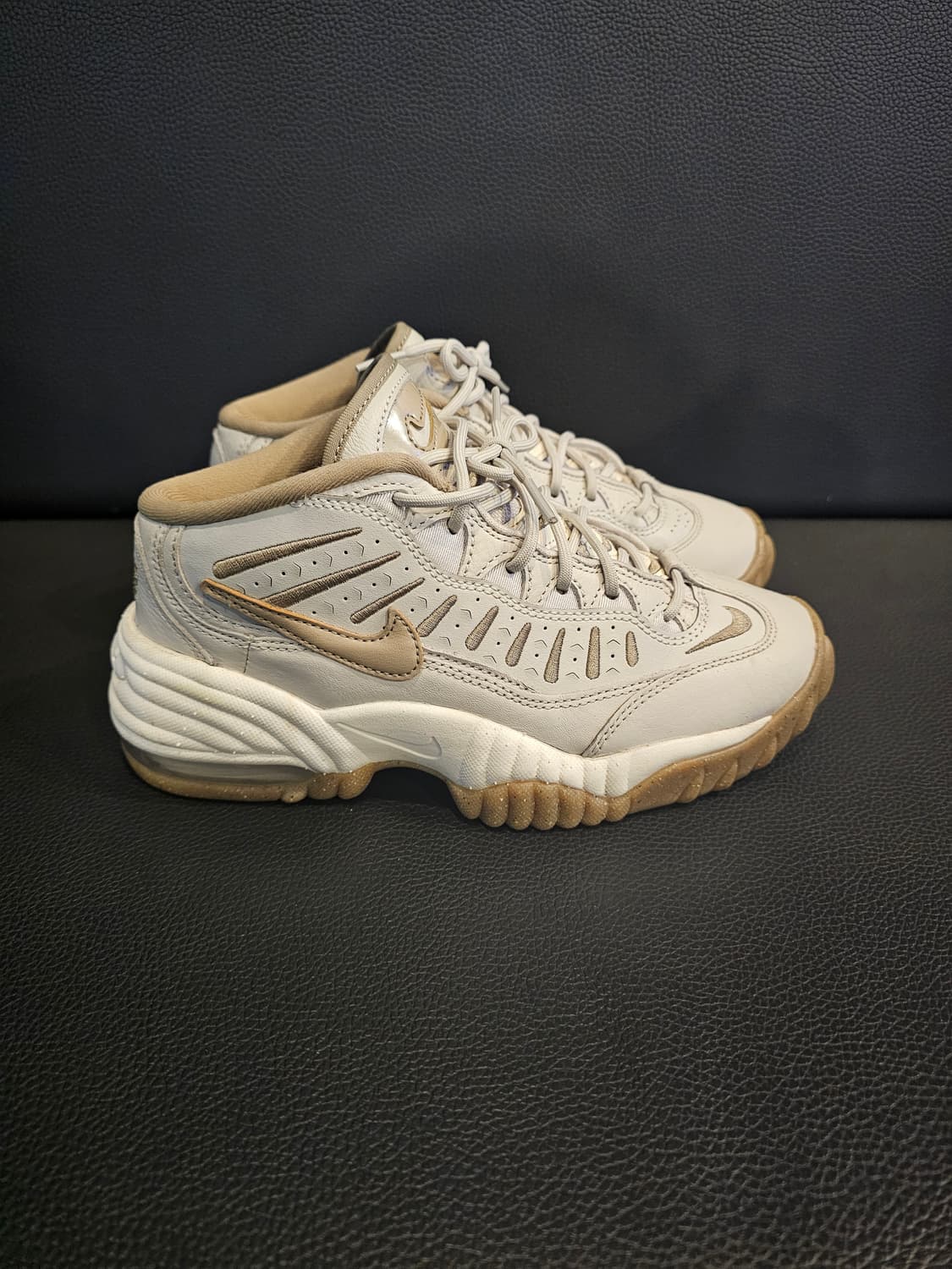 나이키 에어 어드저스트 상품이미지1