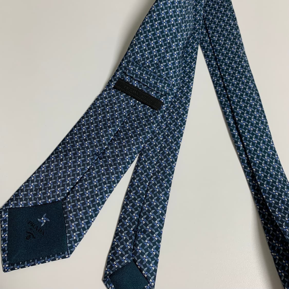 프라다(PRADA) 명품 중고 슬림넥타이 100실크 A+등급 7.2cm 상품이미지10