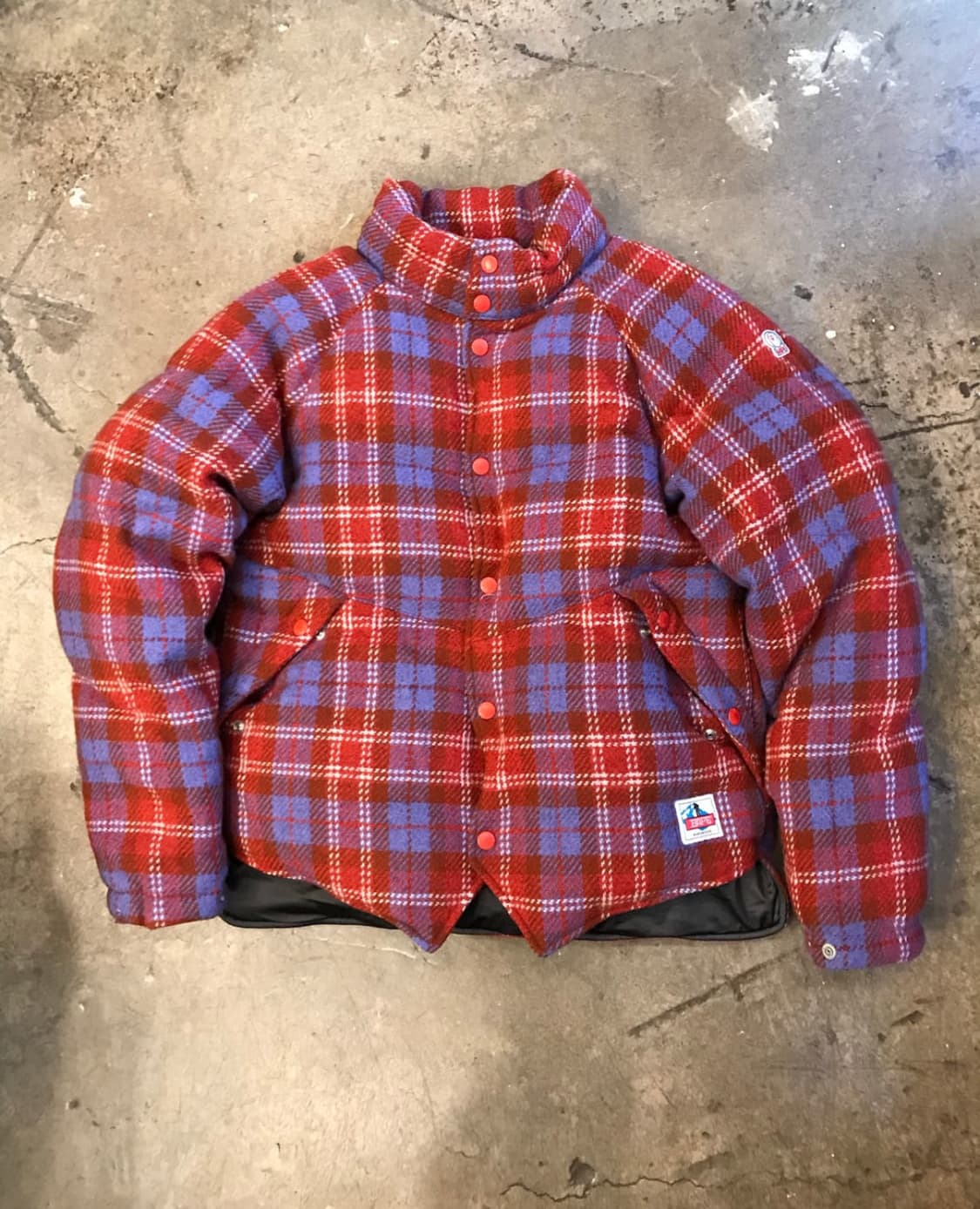 베이프 체크 패턴 패딩 상품이미지1