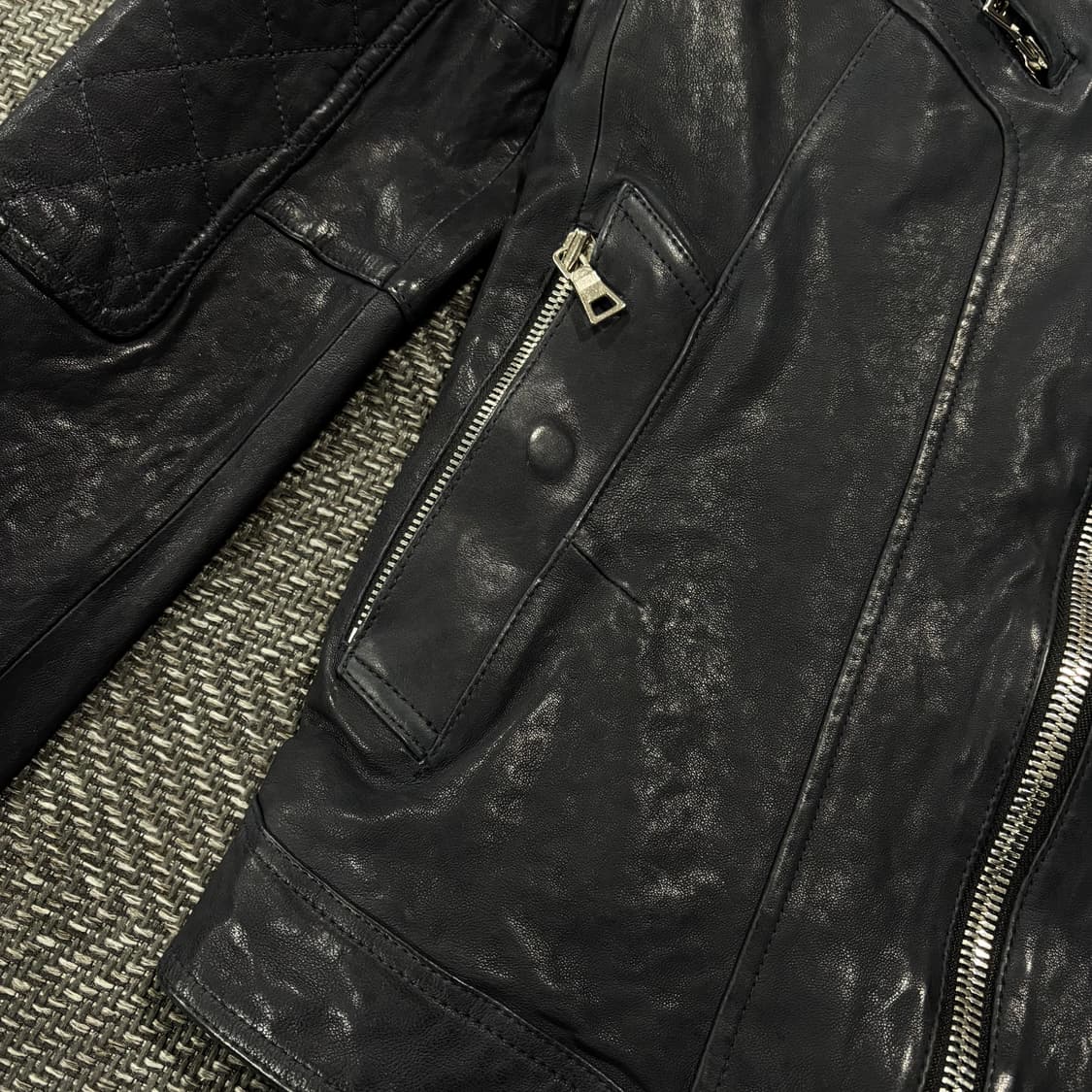 슬림 크로스 베지터블 램스킨 자켓 차콜레이비 상품이미지8