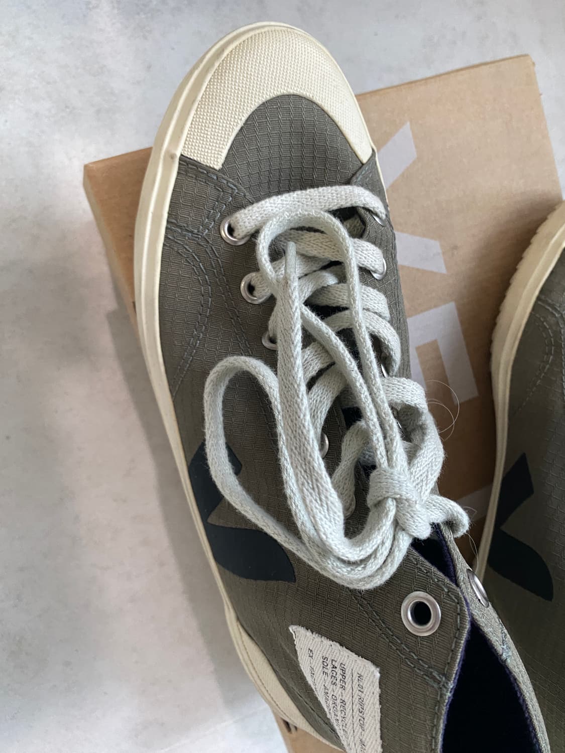 veja 나일론 카키 스니커즈 240사이즈 상품이미지5