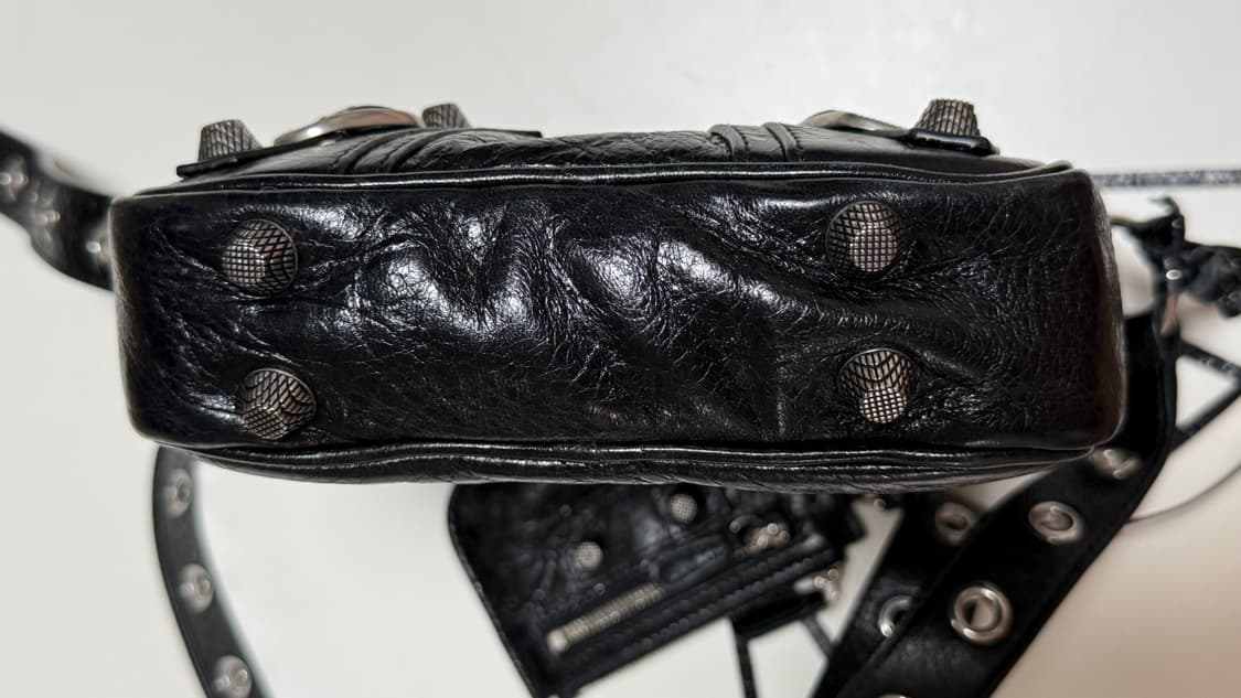 발렌시아가 남성 르 카골 크로스바디백 블랙 상품이미지6