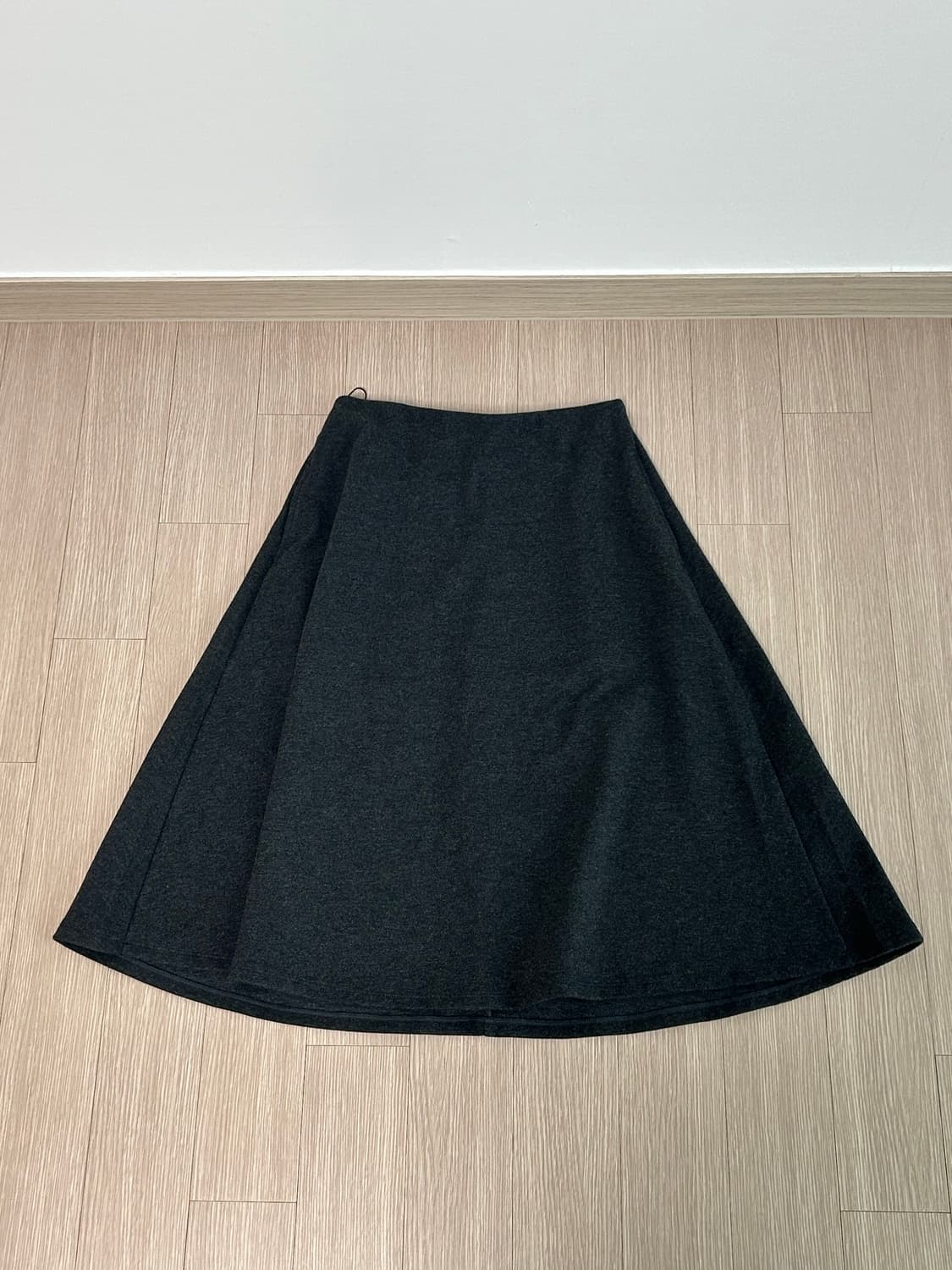 유니클로 브러시드 저지 미디어 플레어스커트 상품이미지1